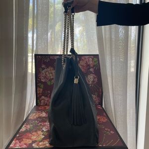 Gucci Soho Pebbled Calfskin Medium Chain Black Leather Shoulder Bag. Brand new.